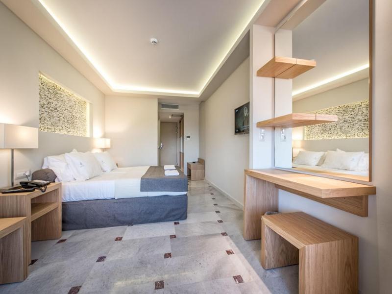 Mediterranee Hotel Plános Zewnętrze zdjęcie